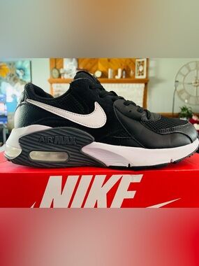Nike Air Max Excee 
7.5W
Shown: Black/Dark Grey/White
Style: CD5432-003